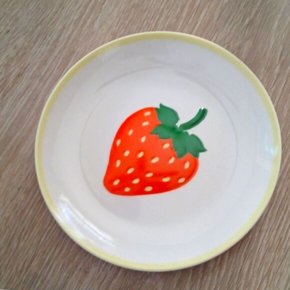 Kate Spade x Target Colorful Strawberry Appetizer Plate 4 Piece Melamine NWOT - Picture 4 of 10